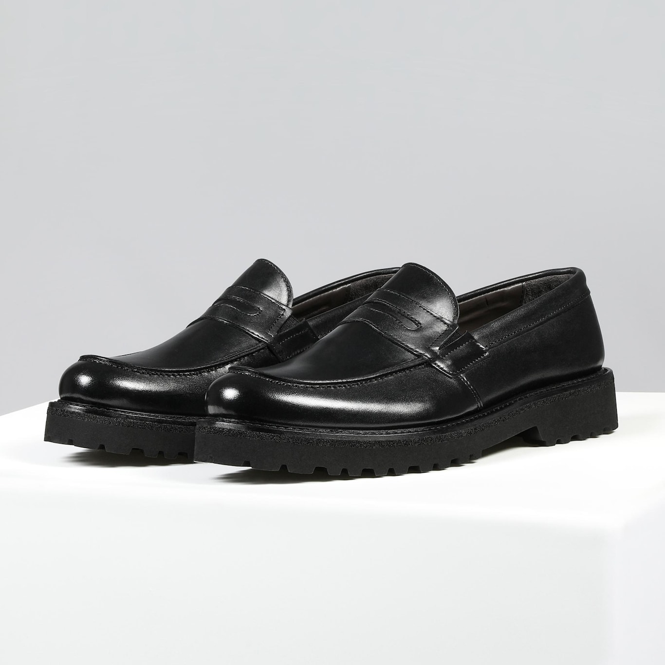 Wojas Czarne Męskie Loafersy Premium
