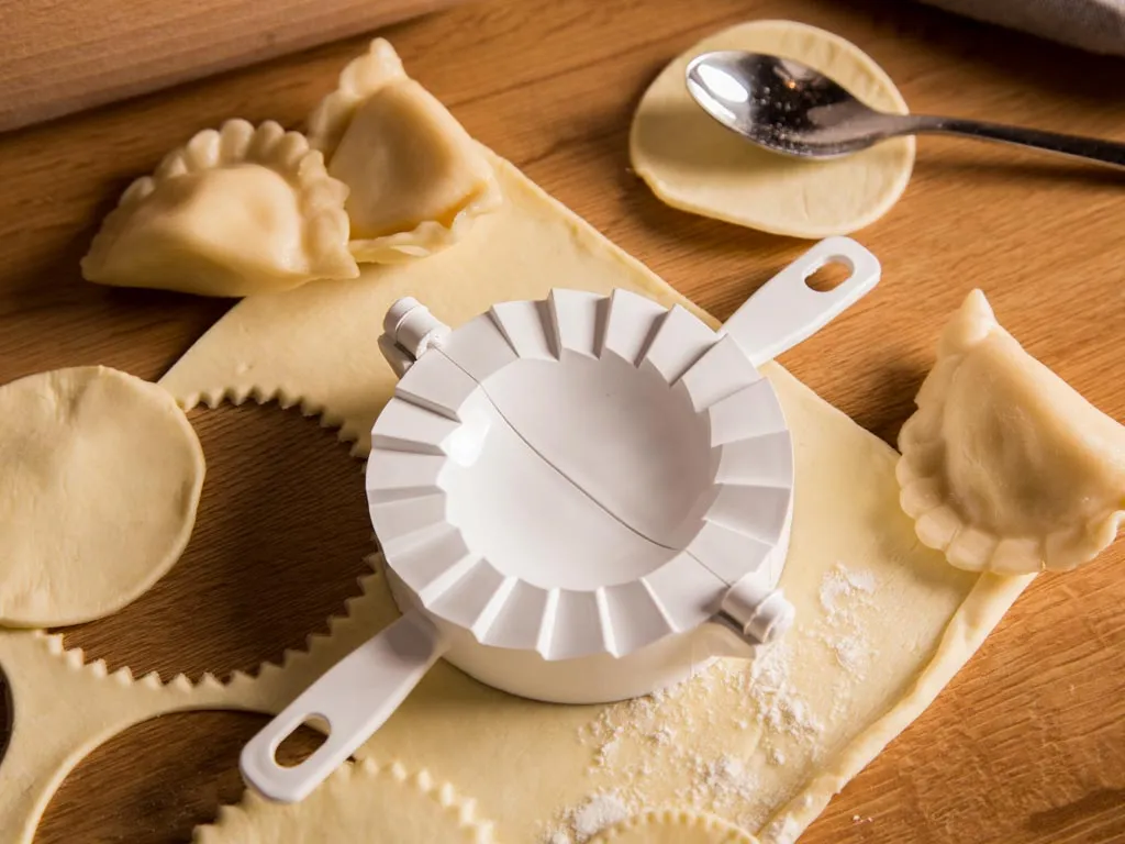 Maszynka do klejenia pierogów / pierożnica Practic 9 cm