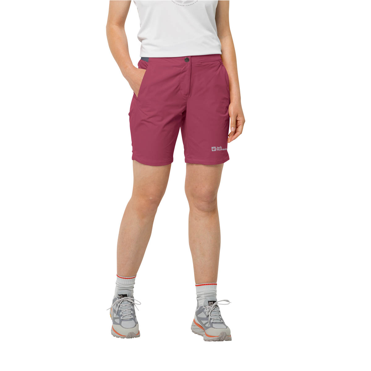 Krótkie spodenki damskie Jack Wolfskin HILLTOP TRAIL SHORTS W sangria red - 40