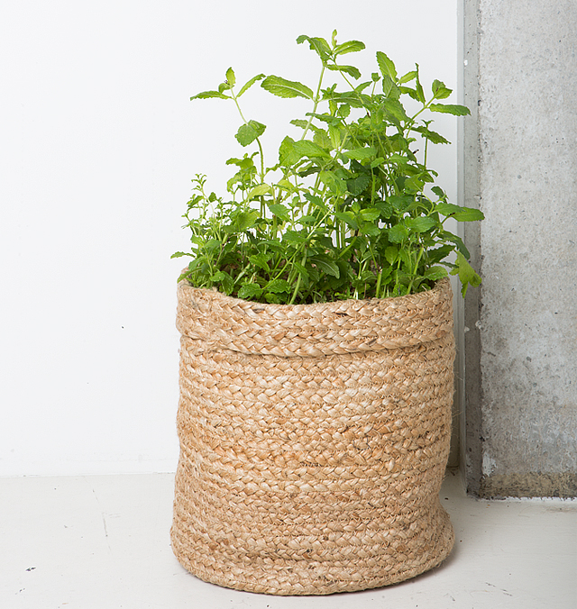 Urban Nature Culture - Pleciony kosz naturalny z juty UNC