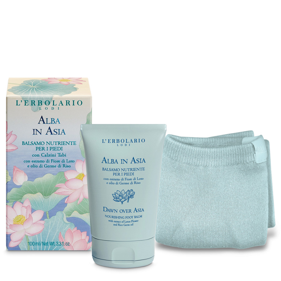 L'Erbolario Alba in Asia zestaw: odżywczy balsam do stóp, 100 ml + skarpetki Tabi, 2 szt.