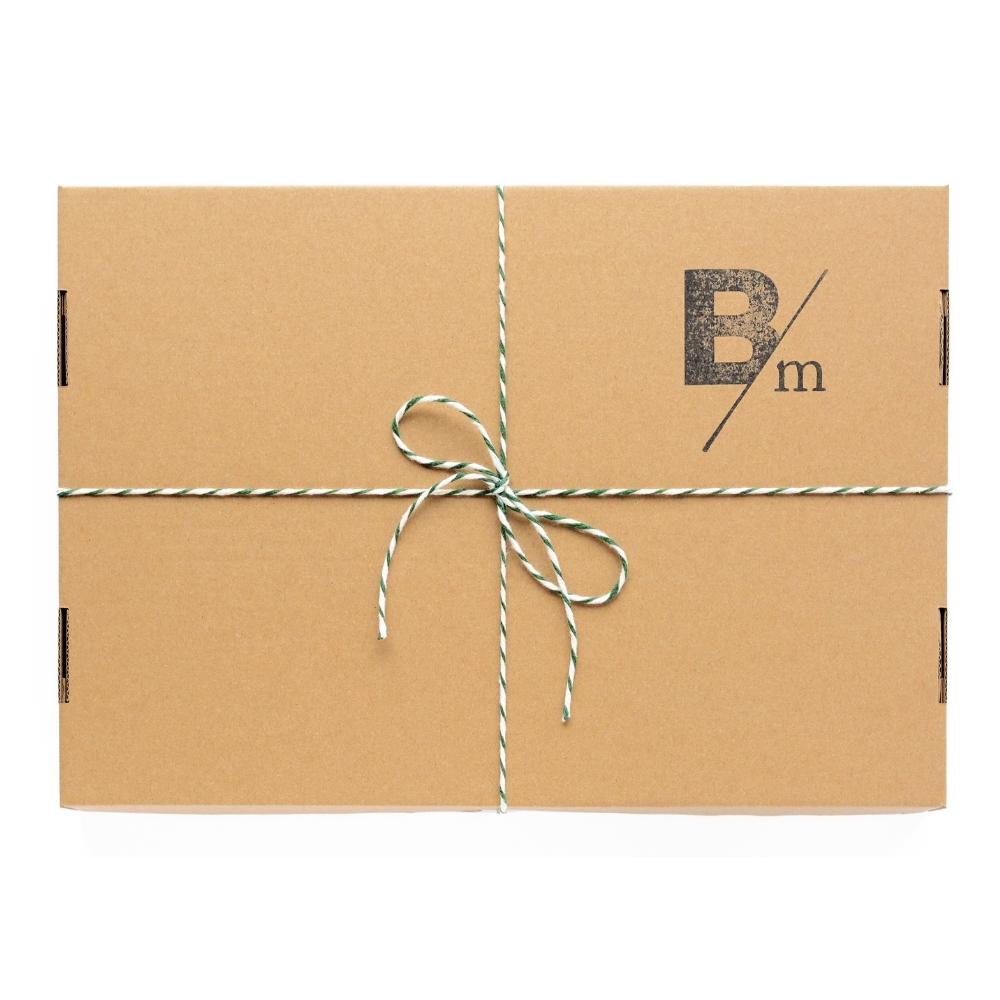 Bracia Mydlarze zestaw prezentowy Nigdzie się nie ruszam: mydło, 120 g + szot do kąpieli, 70 ml + balsam do ust, 15 ml