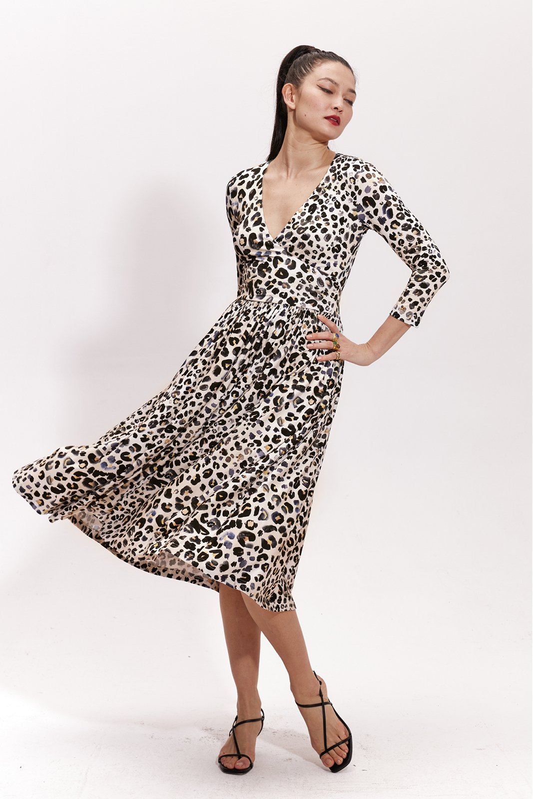 Risk Made in Warsaw Sukienka midi MASZ WIADOMOŚĆ print leo M