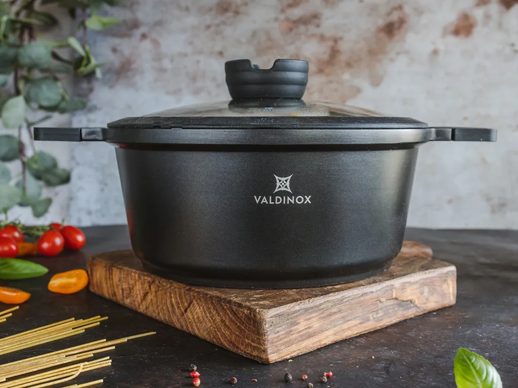 Garnek na indukcję aluminiowy z pokrywką Valdinox Expert 4,5 l